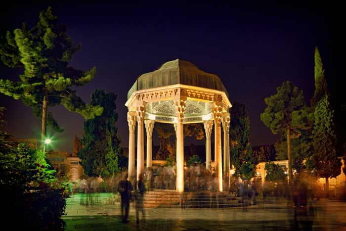 آداب و رسوم, رسوم ایرانی, شب یلدا آداب و رسوم شیراز در شب یلدا (و شهر و روستاهای اطراف)